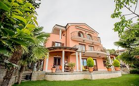 Apartments Leonarda